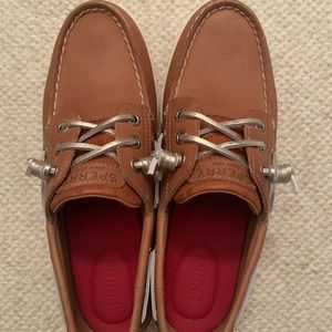 NWOT Sperry Songfish Boat Shoe